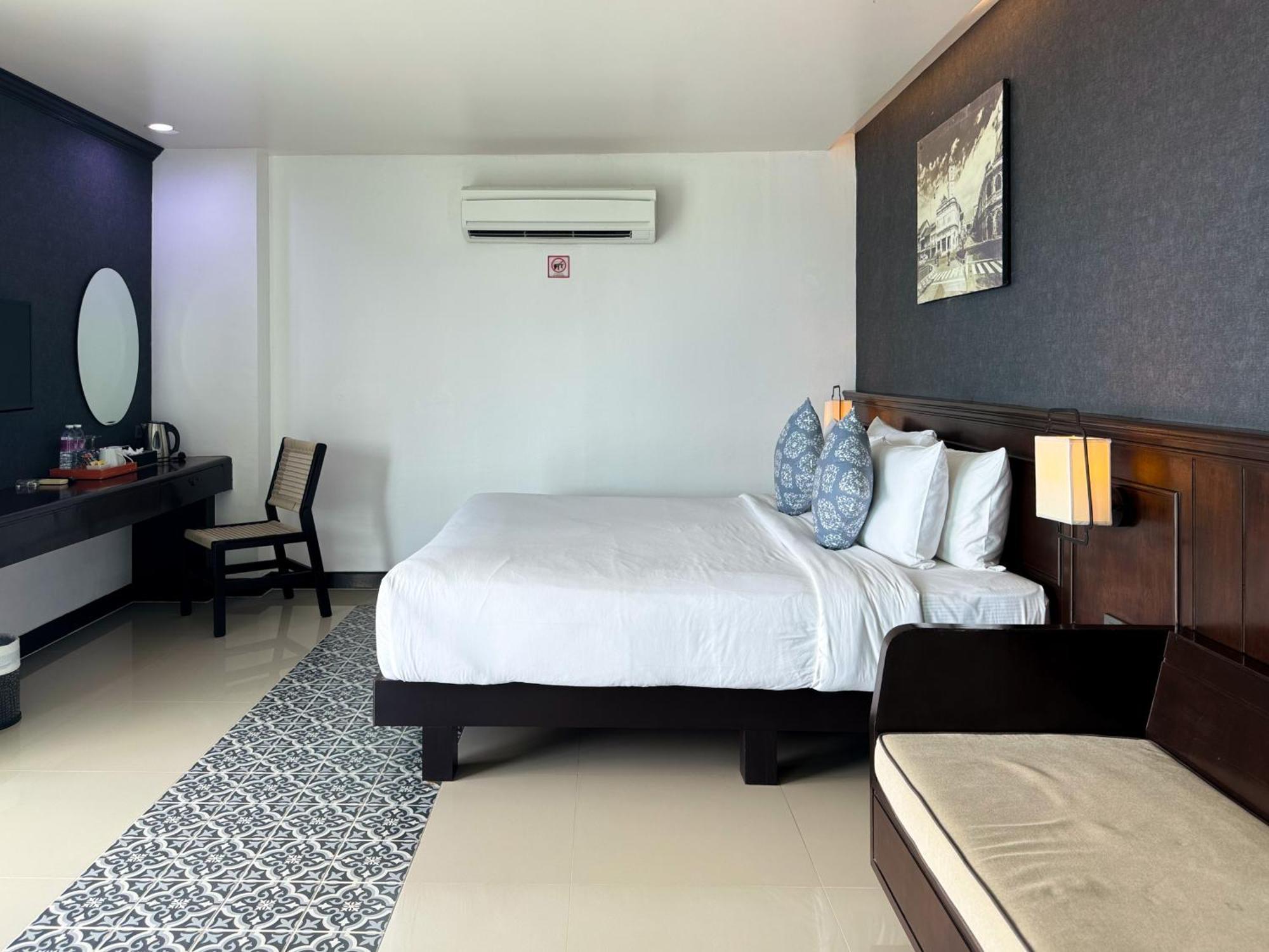Grand Supicha City Hotel - Sha Plus Phuket Exteriör bild